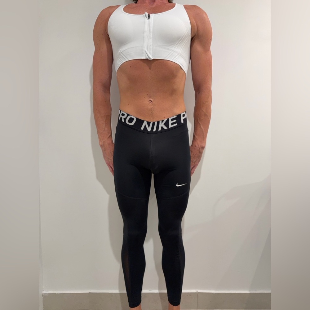 Nike pro women leggings Size XS NEW
